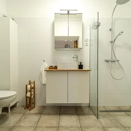 Csuecsoek - Franciska Lak Apartament *