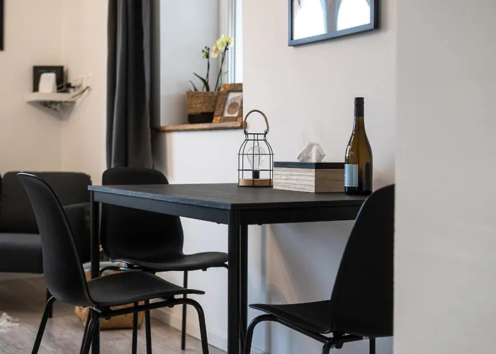 Csücsök - Franciska Lak Daire